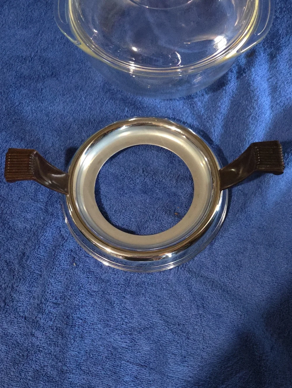 Pyrex Casserole Dish And Trivet Stand